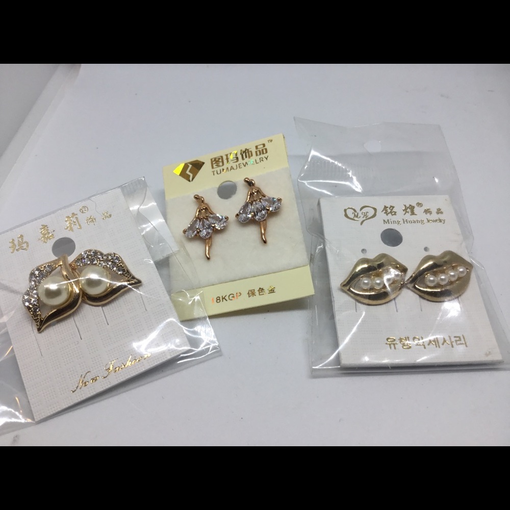 Costume Jewelry Earrings. 3 pair